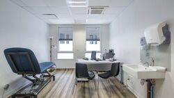 Gleneagles Hospital (D10), Retail #586574991